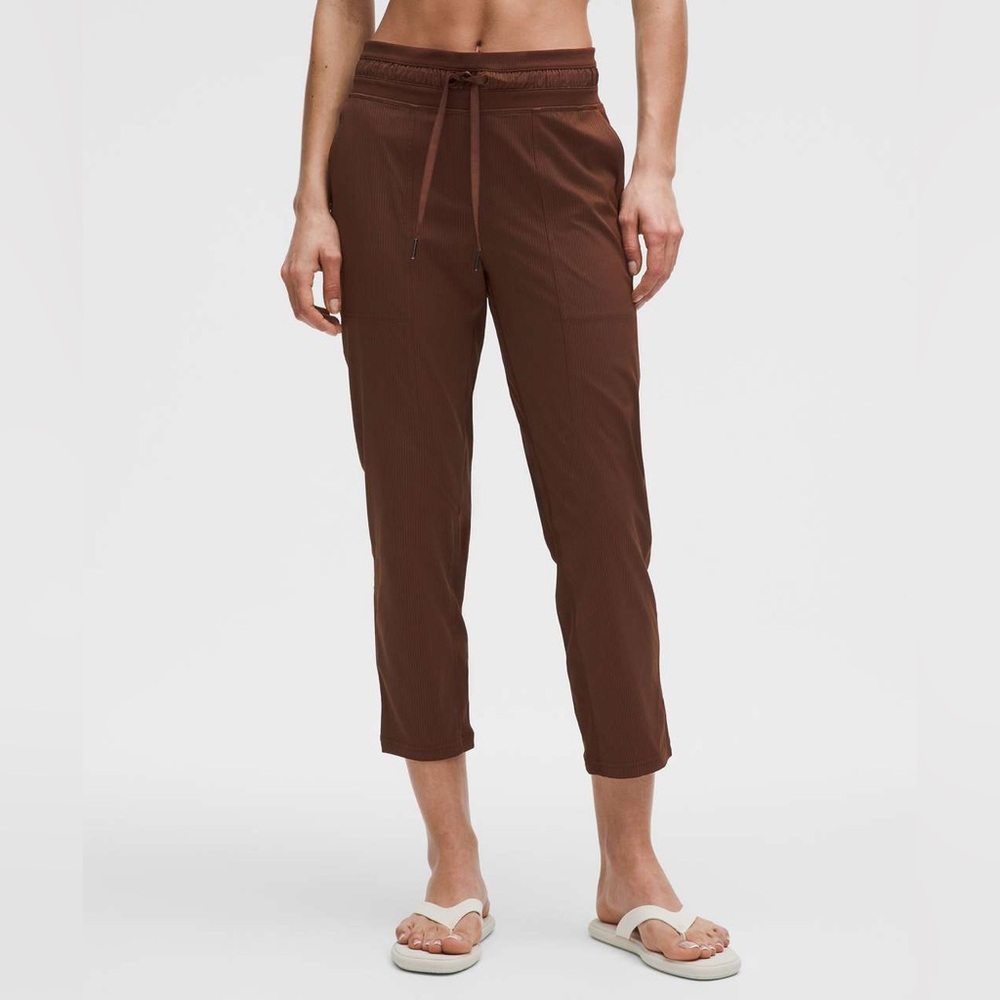 Lululemon Dance Studio Mid-Rise Cropped Pant
Lava Cake